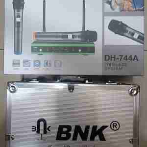 BNK 744A Wireless Microphone with an Aluminum Case