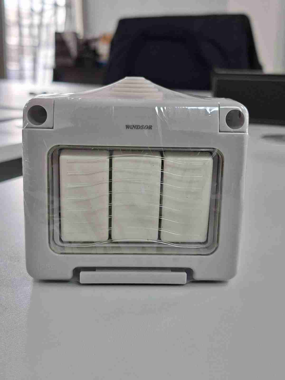 Waterproof/Weatherproof 3Gang Switch