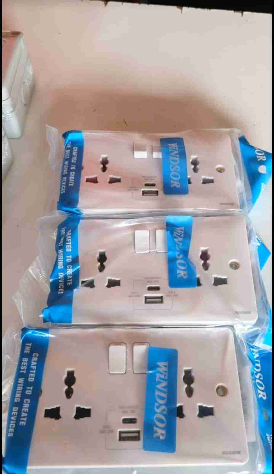 Windsor Twin Socket With USB & Type C Ports